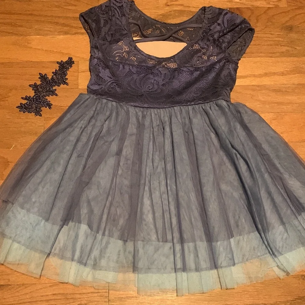 Weissman Costume with hair‎ accessory. Size XLC.